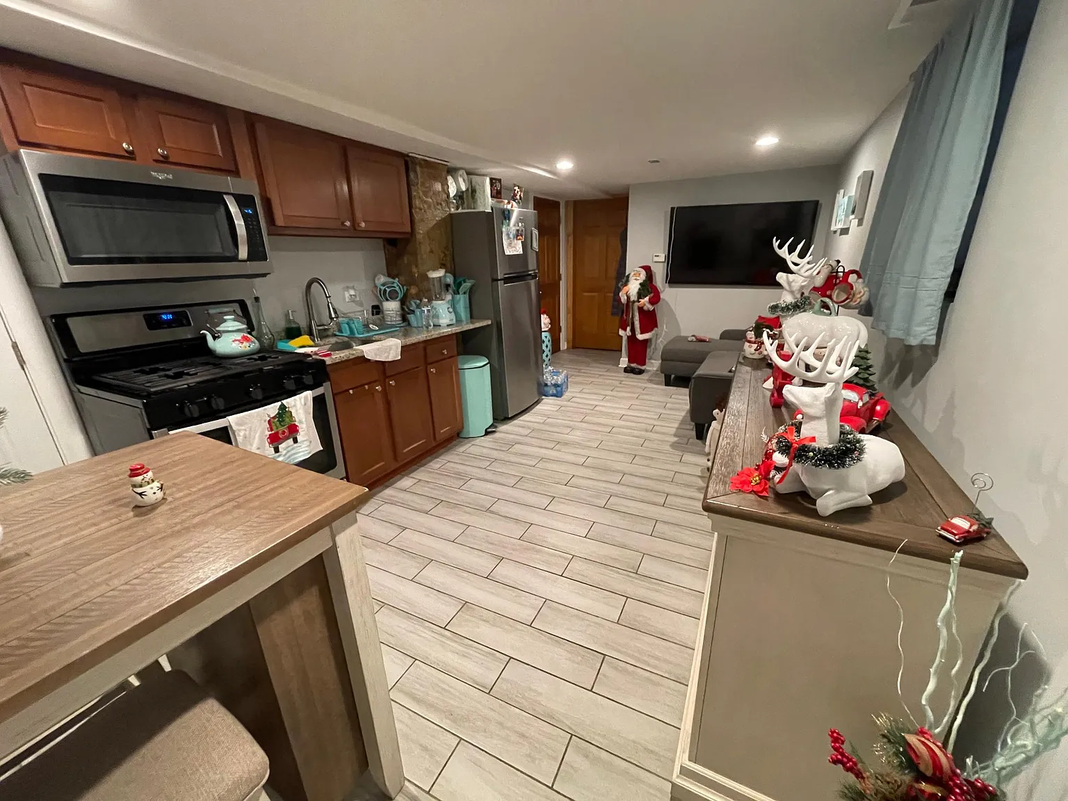 2 bed, 900 sqft, $1,400 — Photo 2