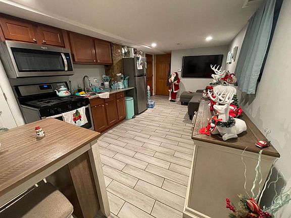 2nd image of 2038 N Karlov Ave #Basement