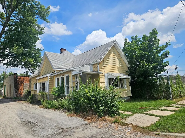 316 Columbus St — Photo 7