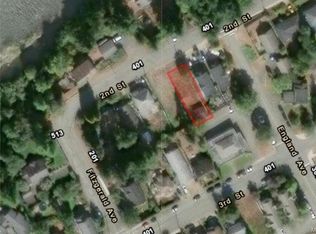 432 2nd St, Courtenay, BC V9N1C1