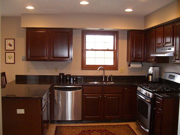 3rd image of 2343 Meadowood Blvd