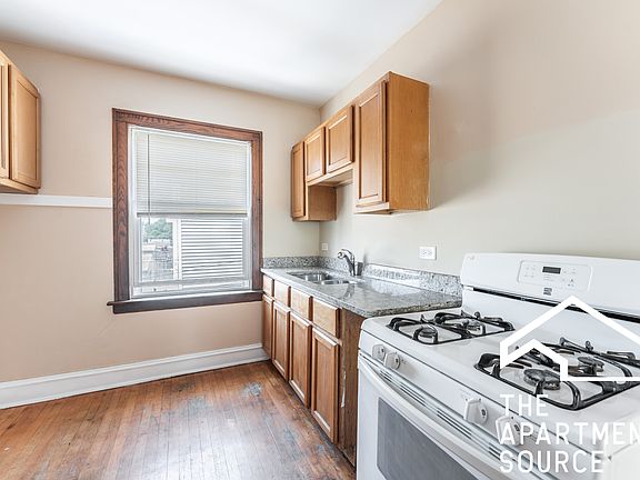 3rd image of 2620 N Kildare Ave #2B