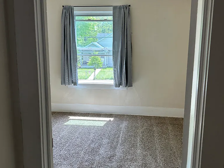 353 Harris St — Photo 35
