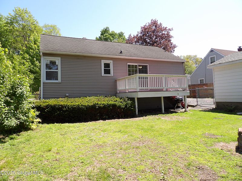 5th image of 1005 9th Avenue