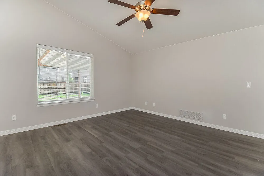 4 bed, 3.0 bath, 2400 sqft, $2,725 — Photo 4