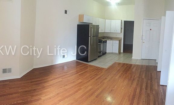 3rd image of 199 Warren St APT 3C
