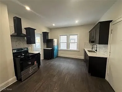 2085 W 11th St #1 — Photo 16