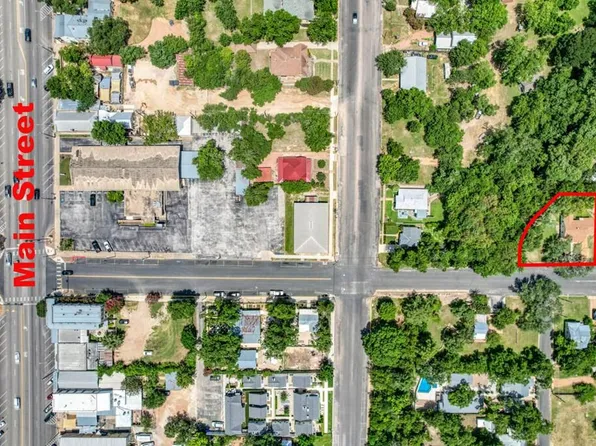 204 N Orange St, Fredericksburg, TX 78624