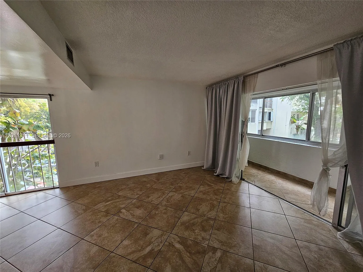 La Arboleda Condo — Photo 2