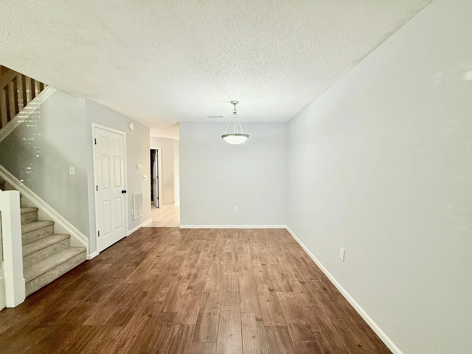 2 bed, 2.5 bath, 1304 sqft, $1,850 — Photo 3