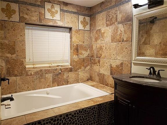 4th image of 8240 Hickory St #2