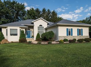 670 Crestview Ln, Owatonna, MN 55060