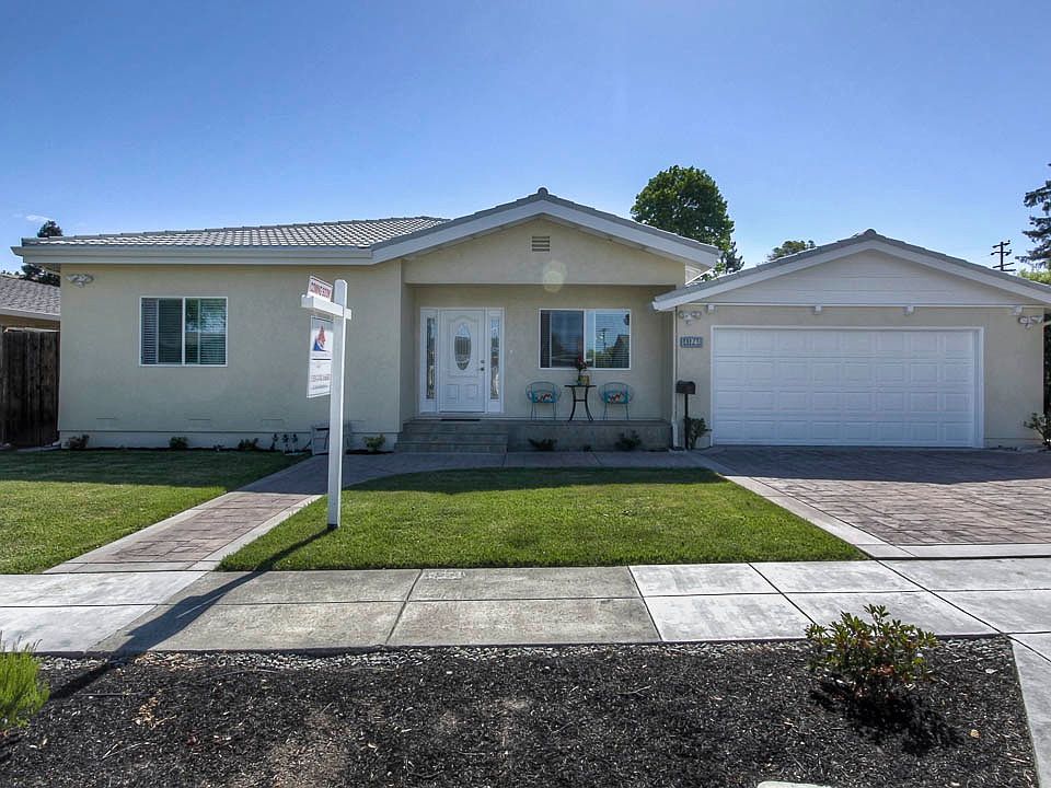1st image of 41744 Marigold Dr