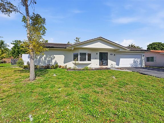 5th image of 8555 NW 25th Pl