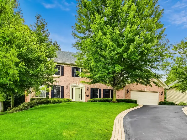 2472 Emerald Ln, Lindenhurst, IL 60046