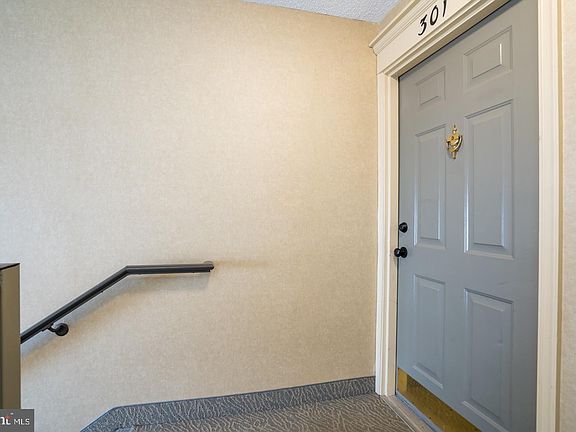 3rd image of 12115 Greenway Ct APT 301