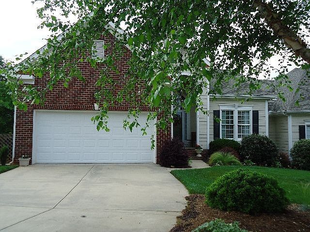 1st image of 3 York Woods Pl