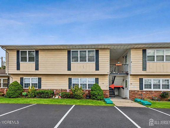 2nd image of 12 Louisiana Dr APT A