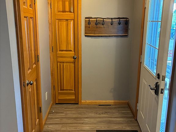 2nd image of 619 Thornburg Pl