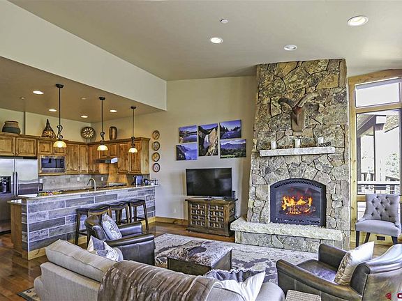 3rd image of 84 Glacier Club Trl Unit 8
