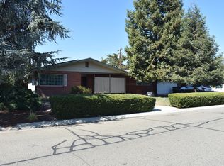 3104 W Royal Oaks Dr, Visalia, CA 93277