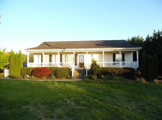 521 Hopewell Rd, Morganton, NC 28655