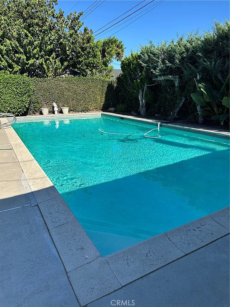 3 bed, 2.5 bath, 1924 sqft, $6,700 — Photo 1