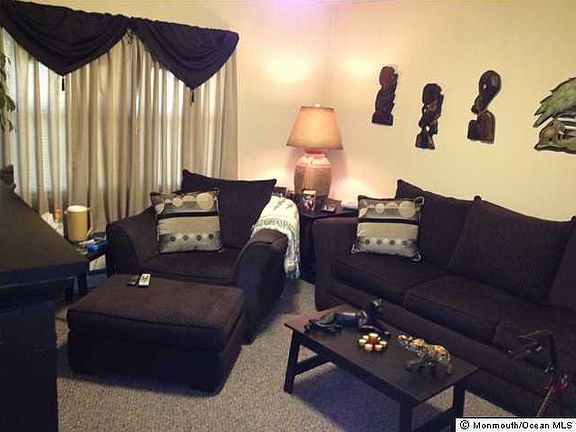 5th image of 539 Dartmoor Court #A