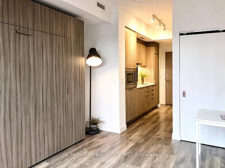 215 Queen St W #1109 — Photo 10