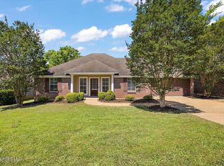 733 Hawthorn Green Dr, Ridgeland, MS 39157