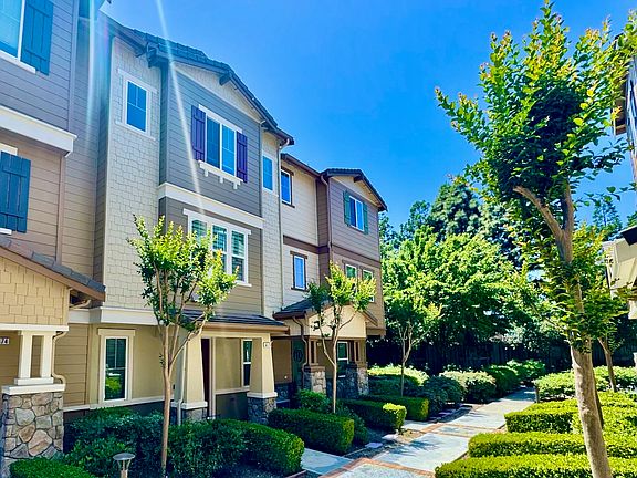 3rd image of 6576 S Mariposa Ct