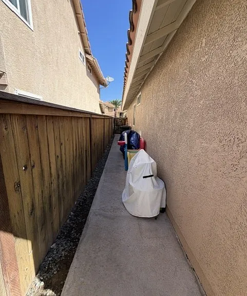 8 Firethorn — Photo 21