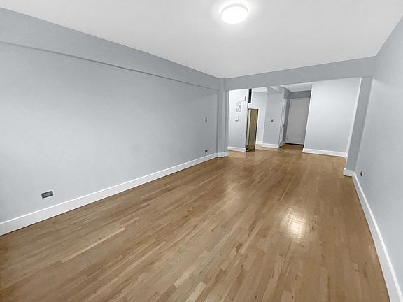 3rd image of 47-20 40th St #3E