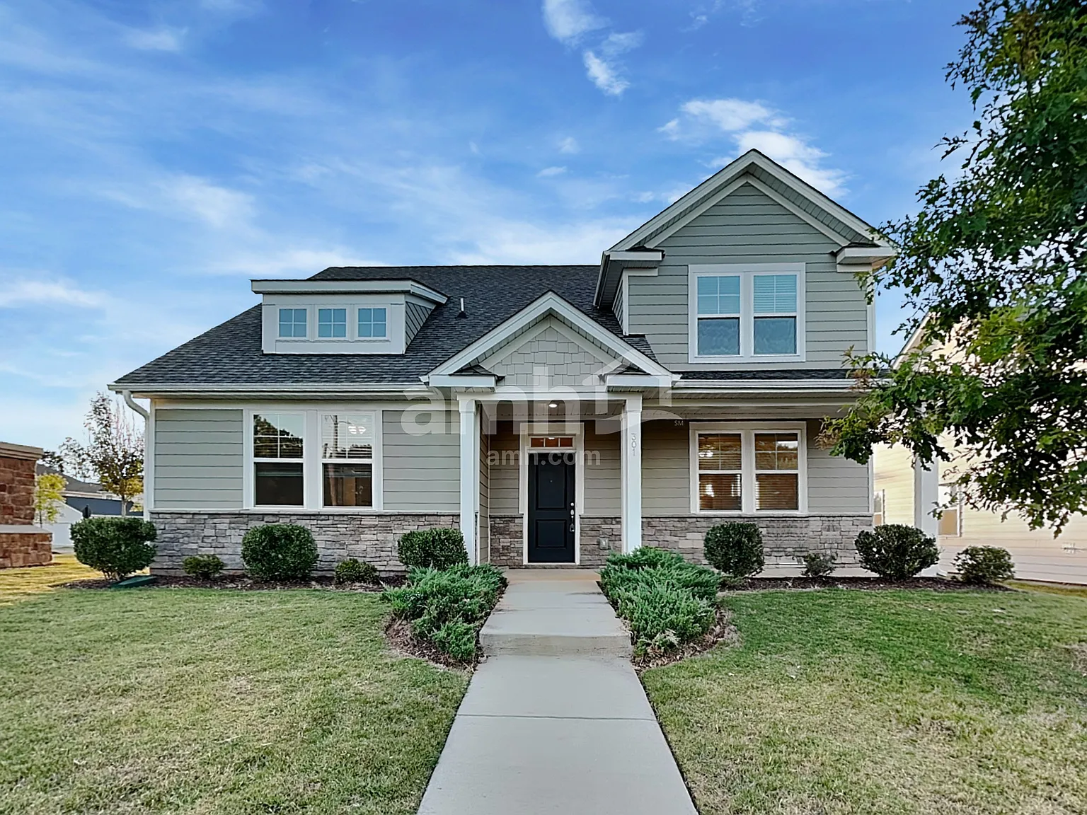 4 bed, 3.5 bath, 2384 sqft, $2,760 — Photo 1