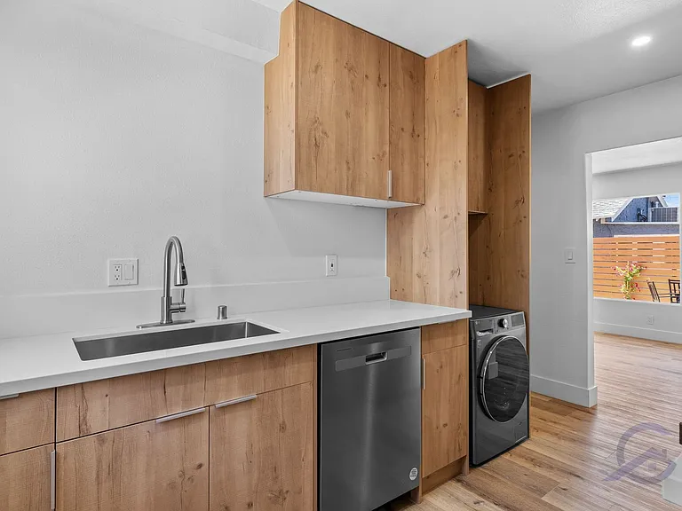4820 Muir Ave — Photo 4
