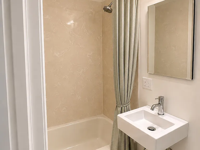 240 Forest Ave #1 — Photo 8