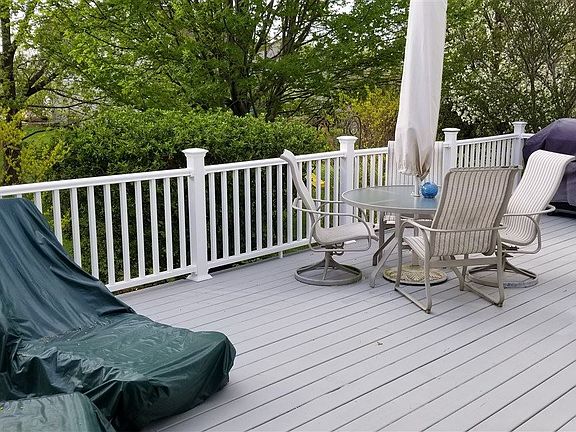 3rd image of 8314 Sherwood Dr