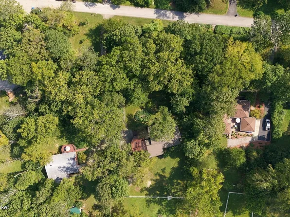 408 Rebel Dr, Pewee Valley, KY 40056