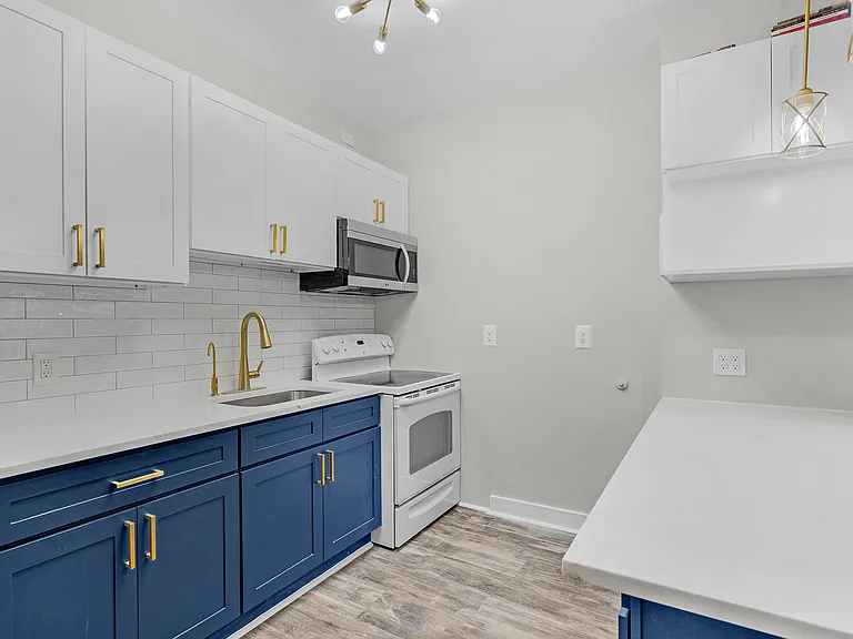 100 S Bouldin St #1 — Photo 10