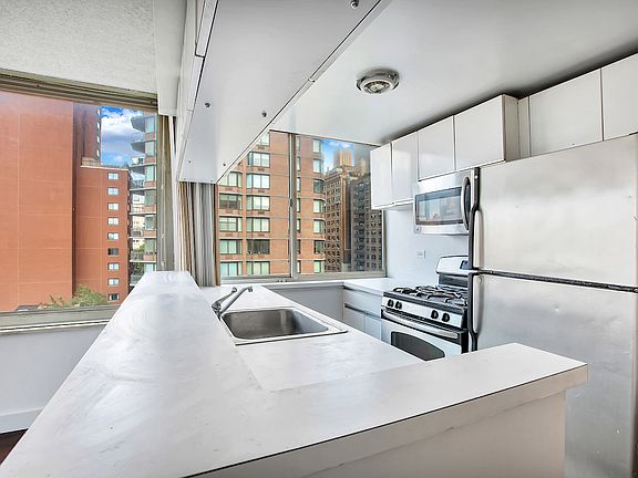 4th image of 404 E 79th St APT 8B