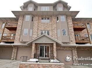 3180 W Woodland Dr, Zion, IL 60099
