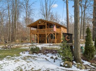 9574 Bear Hollow Rd, Deerfield, OH 44411