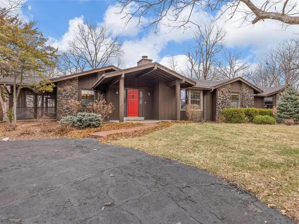 1000 Krauswood Dr, Saint Louis, MO 63122