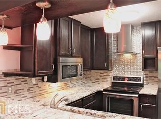 392 Teal Ct, Roswell, GA 30076