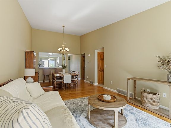 4th image of 193 Timber Wolf Cir