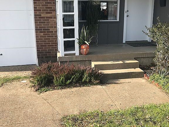 3rd image of 10915 Dunaway Dr