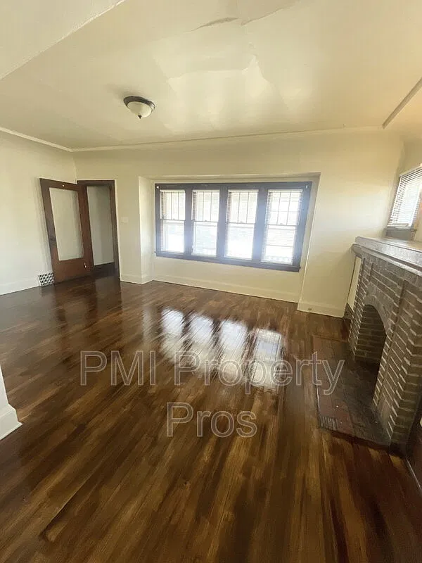 2 bed, 1.0 bath, $950 — Photo 3