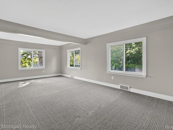 2nd image of 11374 Lahring Rd
