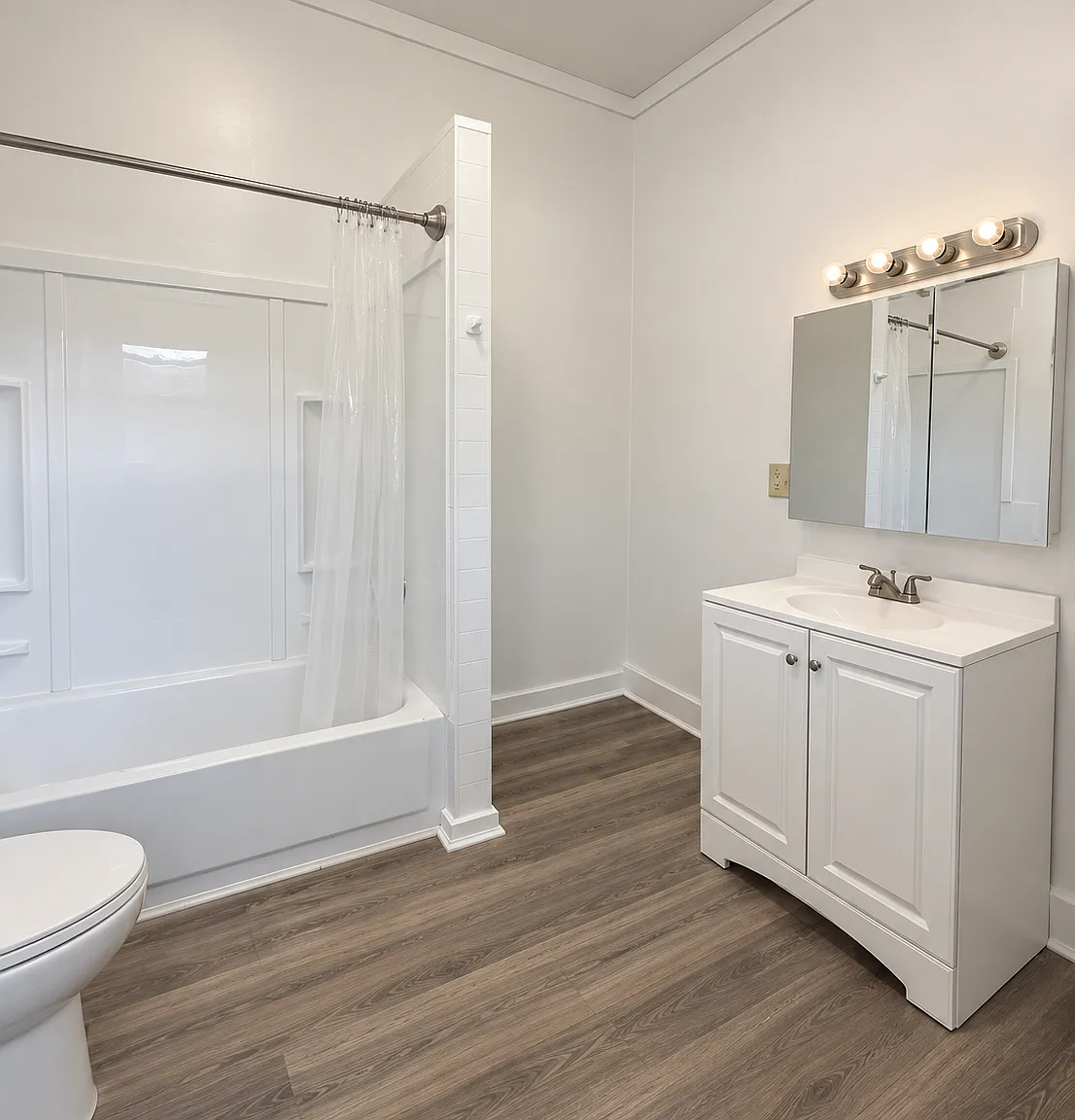 3 bed, 1200 sqft, $1,900 — Photo 2