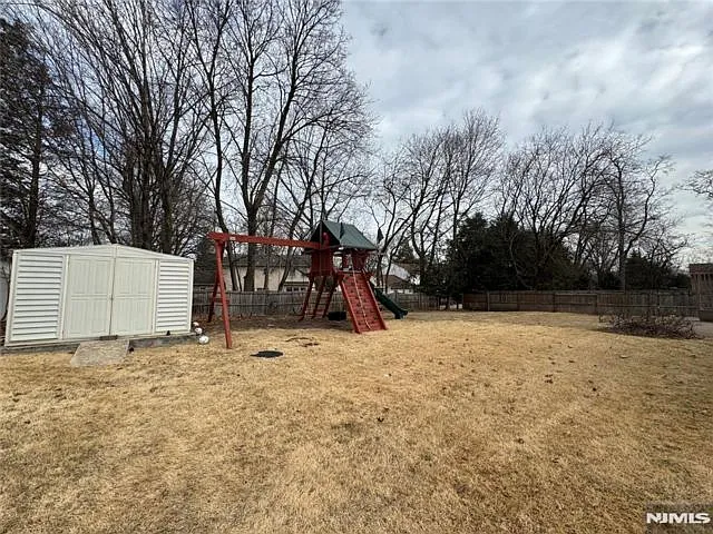 193 W Midland Ave — Photo 18